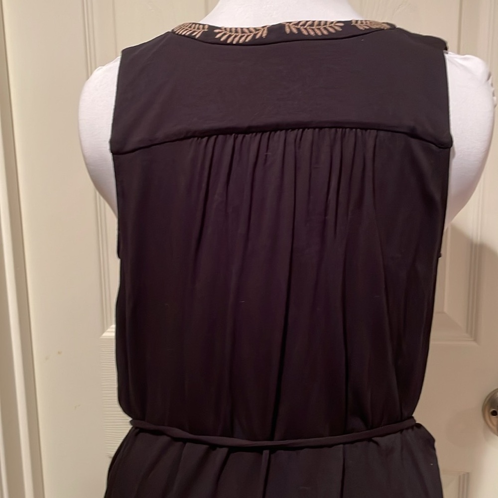 Loft Sleeveless Black Dress Detailing on Front Size S - Picture 5 of 9
